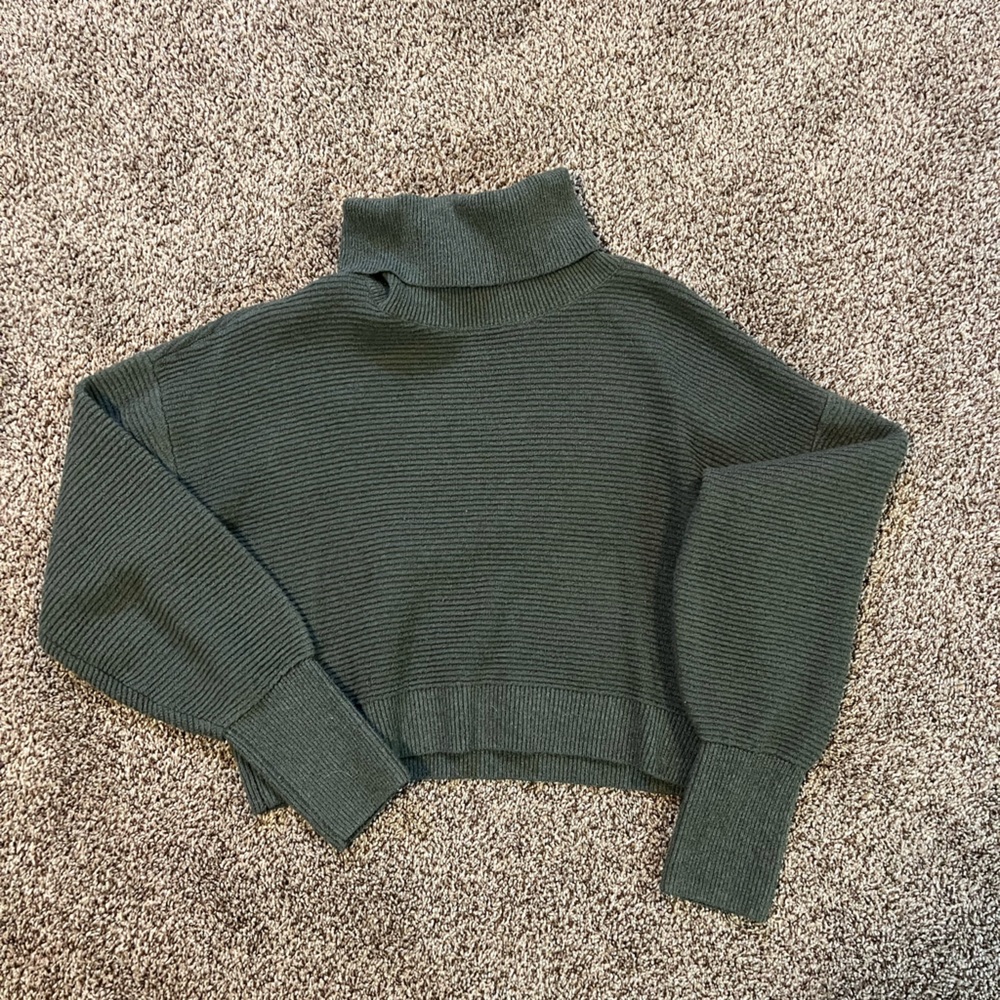 RD style mock neck